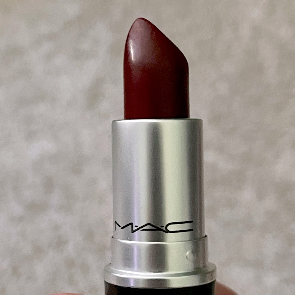 MAC DIVA MATTE LIPSTICK